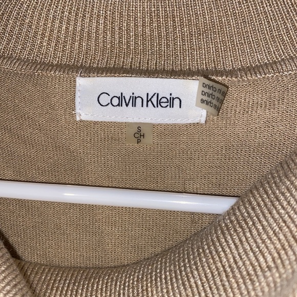 Calvin Klein Sweater - Picture 6 of 6